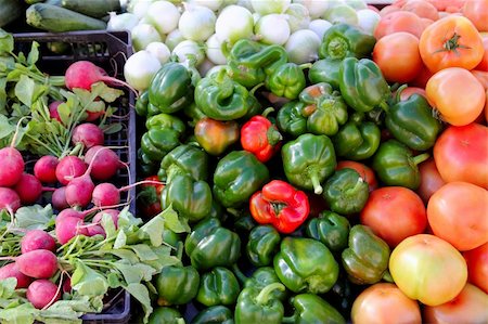 simsearch:400-04962399,k - greengrocers radish tomatoes green red peppers pattern Stockbilder - Microstock & Abonnement, Bildnummer: 400-04862592