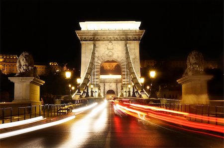 simsearch:400-06330815,k - view of chain bridge in Budapest, Hungary Stock Photo - Budget Royalty-Free & Subscription, Code: 400-04874903