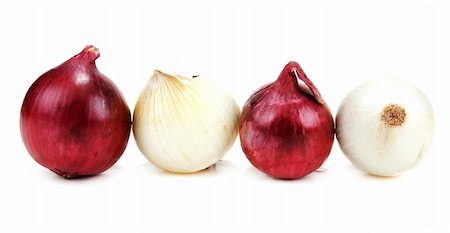 simsearch:400-04834620,k - Light and blue onion lies in row on white background Stock Photo - Budget Royalty-Free & Subscription, Code: 400-04875062