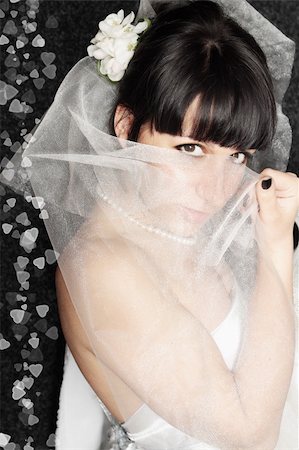 simsearch:400-05208182,k - bride it covered face by the veil Photographie de stock - Aubaine LD & Abonnement, Code: 400-04877725