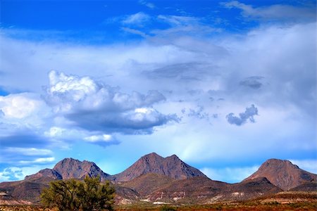 diomedes66 (artist) - Desert storm over the southwestern desert and mountains Foto de stock - Royalty-Free Super Valor e Assinatura, Número: 400-04878303