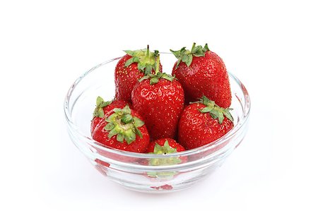 simsearch:400-05079848,k - Close up of strawberries in a glass bowl Foto de stock - Super Valor sin royalties y Suscripción, Código: 400-04879750