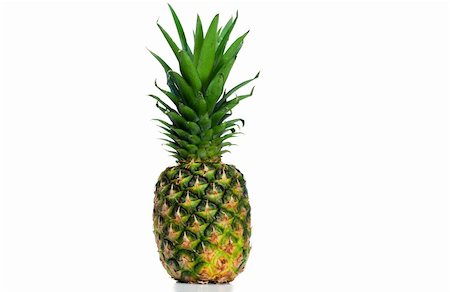 simsearch:400-06862060,k - Pineapple upright on a white background Foto de stock - Royalty-Free Super Valor e Assinatura, Número: 400-04870147
