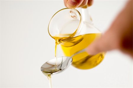 simsearch:622-07743615,k - Healthy golden olive oil Stock Photo - Budget Royalty-Free & Subscription, Code: 400-04872419