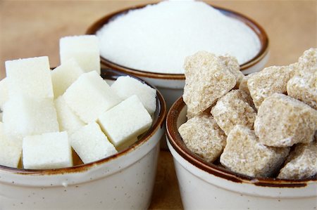 simsearch:824-07586280,k - Several types of sugar - refined sugar, brown sugar and granulated sugar Photographie de stock - Aubaine LD & Abonnement, Code: 400-04872656