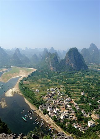 simsearch:673-08139284,k - Beautiful Karst mountain landscape in Yangshuo Guilin, China Stockbilder - Microstock & Abonnement, Bildnummer: 400-04873556