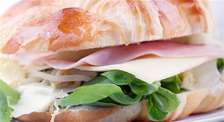 Croissant sandwich with salad ingredients and more Photographie de stock - Aubaine LD & Abonnement, Code: 400-04884830