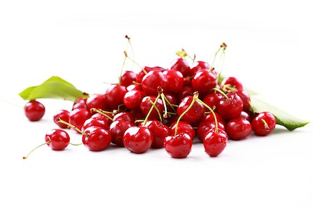 simsearch:400-08110532,k - Fresh cherries on white background Stock Photo - Budget Royalty-Free & Subscription, Code: 400-04885094