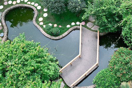 Bridge and pond in the garden Stock Photo - Budget Royalty-Free & Subscription, Code: 400-04885104