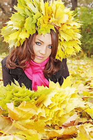 diadème - beautiful woman in the wreath from yellow leaves Stock Photo - Budget Royalty-Free & Subscription, Code: 400-04885166