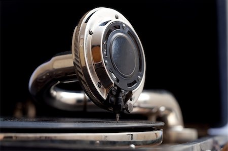 simsearch:400-09221728,k - The sound of vintage... close up of a very old gramophone Stock Photo - Budget Royalty-Free & Subscription, Code: 400-04885591