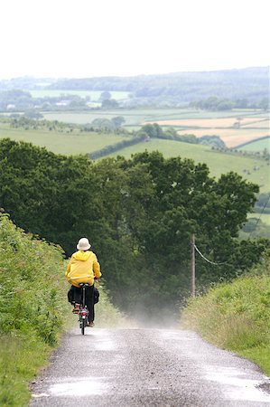 simsearch:400-05676627,k - Woman in holidays cycling around Cornwall and Devon Stock Photo - Budget Royalty-Free & Subscription, Code: 400-04886312