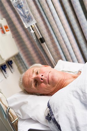 simsearch:400-04887902,k - Patient In Hospital Bed Stock Photo - Budget Royalty-Free & Subscription, Code: 400-04887904