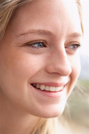 simsearch:400-04889881,k - Portrait Of Teenage Girl Smiling Stock Photo - Budget Royalty-Free & Subscription, Code: 400-04889695
