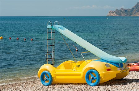 pédalo - Fancy pedal boat in the shape of a car Stock Photo - Budget Royalty-Free & Subscription, Code: 400-04889778