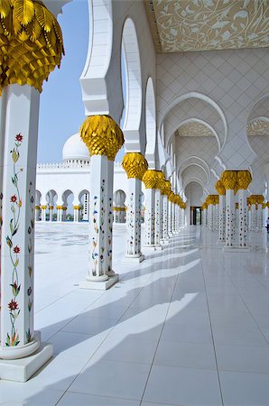 Sheikh Zayed Mosque in Abu Dhabi City Stock Photo - Budget Royalty-Free & Subscription, Code: 400-04889830
