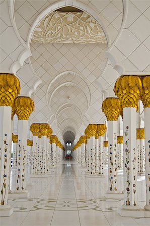 Sheikh Zayed Mosque in Abu Dhabi City Stock Photo - Budget Royalty-Free & Subscription, Code: 400-04889831