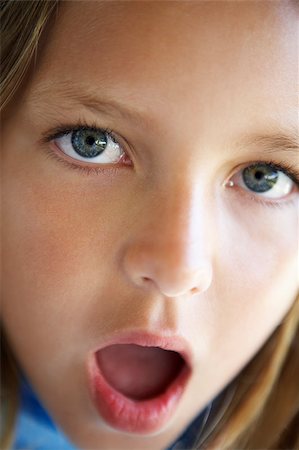 simsearch:400-04889881,k - Portrait Of Girl Looking Surprised Stock Photo - Budget Royalty-Free & Subscription, Code: 400-04889901