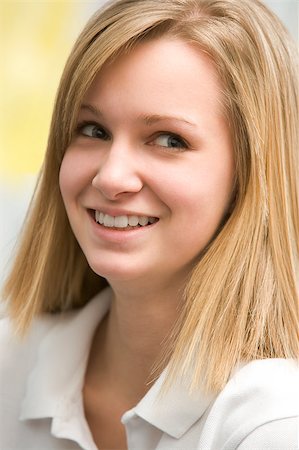 simsearch:400-04889881,k - Portrait Of Teenage Girl Smiling Stock Photo - Budget Royalty-Free & Subscription, Code: 400-04889926