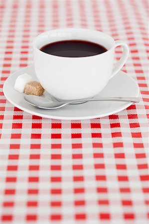 simsearch:400-07477800,k - Coffee on a tablecloth Fotografie stock - Microstock e Abbonamento, Codice: 400-04881101