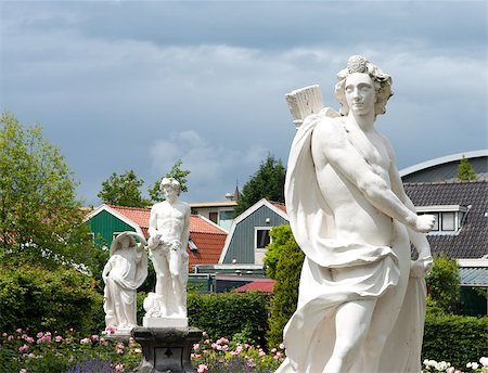 simsearch:400-06557787,k - classical white statues in a garden Foto de stock - Super Valor sin royalties y Suscripción, Código: 400-04894396