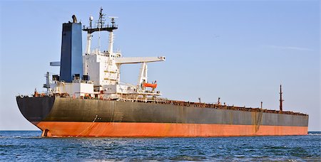 schlepper (boot) - A big cargo ship in the sea. Stockbilder - Microstock & Abonnement, Bildnummer: 400-04894980