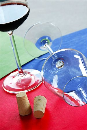 simsearch:400-08035611,k - two wine glasses and corks over colorful background Stock Photo - Budget Royalty-Free & Subscription, Code: 400-04895309