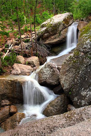 simsearch:400-07676808,k - waterfall among rocks in summer woods - Russia Foto de stock - Super Valor sin royalties y Suscripción, Código: 400-04895929