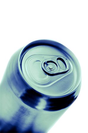 simsearch:400-07617621,k - Blue toned soda can on a white background Photographie de stock - Aubaine LD & Abonnement, Code: 400-04896093