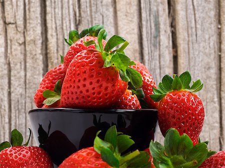 simsearch:400-07667203,k - Fresh healthy strawberries for a healthy diet Stock Photo - Budget Royalty-Free & Subscription, Code: 400-04897940