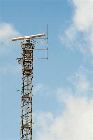 radiowelle - A radar tower used for aviation traffic control Stockbilder - Microstock & Abonnement, Bildnummer: 400-04898106
