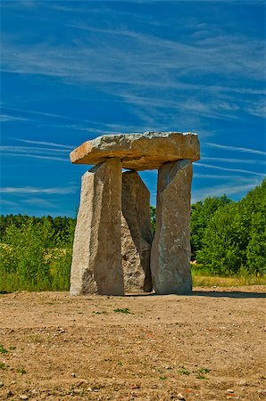 dolmen - big dolmen near Holasovice village Fotografie stock - Microstock e Abbonamento, Codice: 400-04898787