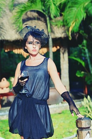 simsearch:400-04392351,k - Fashion woman portrait with glass of wine outdoor Foto de stock - Super Valor sin royalties y Suscripción, Código: 400-04899035