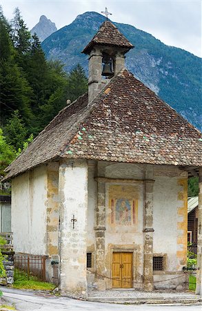 simsearch:400-05716648,k - Tranquil summer Italian dolomites mountain and village old chapel (Auronzo di Cadore, build in 1554) Photographie de stock - Aubaine LD & Abonnement, Code: 400-04892124