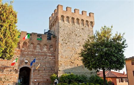 The fortres of Casole'd Elsa, Tuscany, Italy Stockbilder - Microstock & Abonnement, Bildnummer: 400-04904219