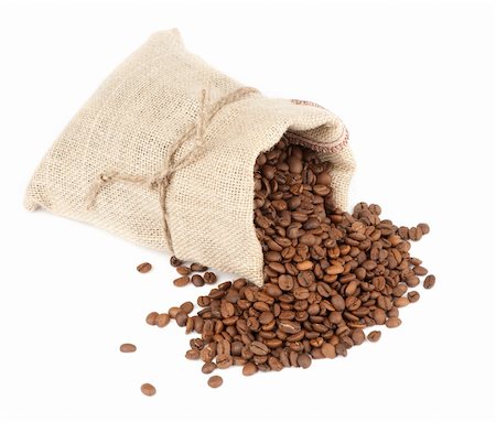 simsearch:400-06526962,k - coffee beans and burlap sack isolated on white Foto de stock - Royalty-Free Super Valor e Assinatura, Número: 400-04901776