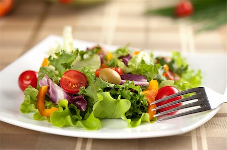 simsearch:400-05877302,k - vegetarian Salad closeup Photographie de stock - Aubaine LD & Abonnement, Code: 400-04901844