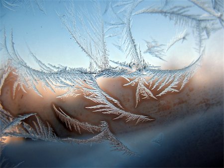 simsearch:400-04628388,k - This is snow frosty pattern on winter window Stockbilder - Microstock & Abonnement, Bildnummer: 400-04915310