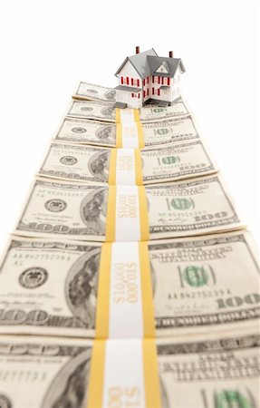 simsearch:400-06770104,k - Small House on Row of Hundred Dollar Bill Stacks Isolated on a White Background. Foto de stock - Super Valor sin royalties y Suscripción, Código: 400-04916712