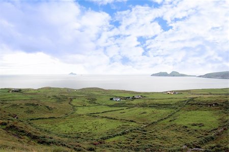 simsearch:400-05030126,k - scenic view in kerry ireland of fields coastline and skellig rock Stock Photo - Budget Royalty-Free & Subscription, Code: 400-04918953