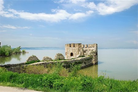 simsearch:400-05733519,k - Tower of ancient stone fortification in national park Djerdap, Serbia Stock Photo - Budget Royalty-Free & Subscription, Code: 400-04919108