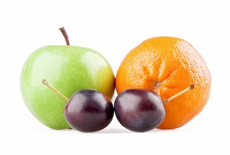 simsearch:400-07667203,k - Apple, orange and two plums on white background Stock Photo - Budget Royalty-Free & Subscription, Code: 400-04919920