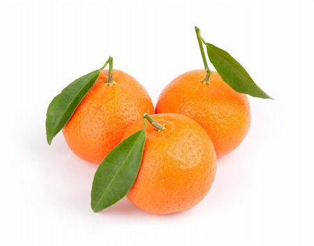 simsearch:400-05046087,k - Three ripe tangerines with leafs. Isolated on white Stockbilder - Microstock & Abonnement, Bildnummer: 400-04911383