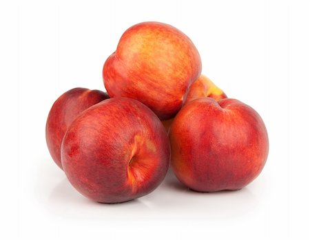 simsearch:400-07675974,k - Juicy peaches on a white background Stock Photo - Budget Royalty-Free & Subscription, Code: 400-04911501
