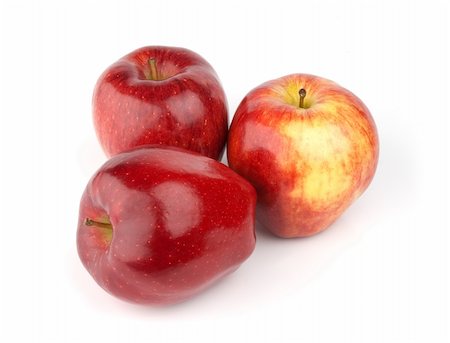 simsearch:400-06457388,k - Red apples isolated on a white background Photographie de stock - Aubaine LD & Abonnement, Code: 400-04911581