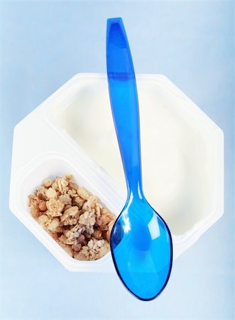 simsearch:400-03917186,k - Natural white yogurt with cereals in the cup Stock Photo - Budget Royalty-Free & Subscription, Code: 400-04913166