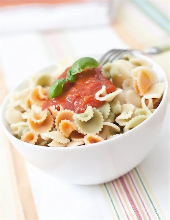 fresh pasta with tomato sauce and basil Stock Photo - Budget Royalty-Free & Subscription, Code: 400-04913796