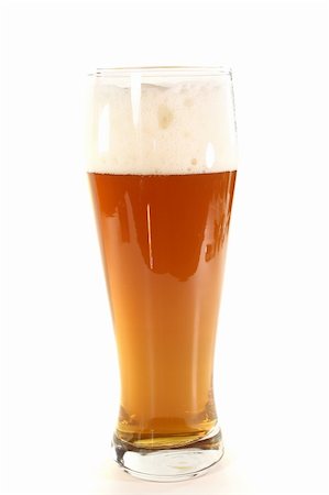 top-fermented wheat beer on a white background Stockbilder - Microstock & Abonnement, Bildnummer: 400-04924089