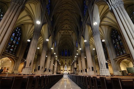 The Interior of Saint Patrick's Cathedral in New York City, a landmark Roman Catholic Cathedral in Manhattan. Foto de stock - Super Valor sin royalties y Suscripción, Código: 400-04924412