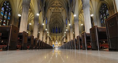 The Interior of Saint Patrick's Cathedral in New York City, a landmark Roman Catholic Cathedral in Manhattan. Foto de stock - Super Valor sin royalties y Suscripción, Código: 400-04924413